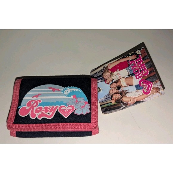 Roxy Handbags - Roxy Girls' Trifold Wallet Pink & Black Hibiscus Beach Waves Birds Heart Logo